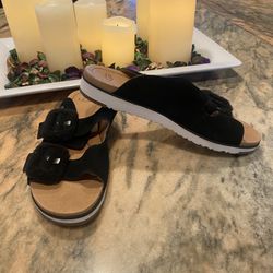 UGG Sandals 🩴 