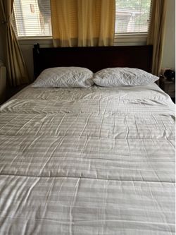 Queen size bed