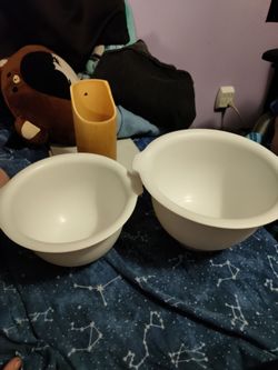 , 2 mixing bowls