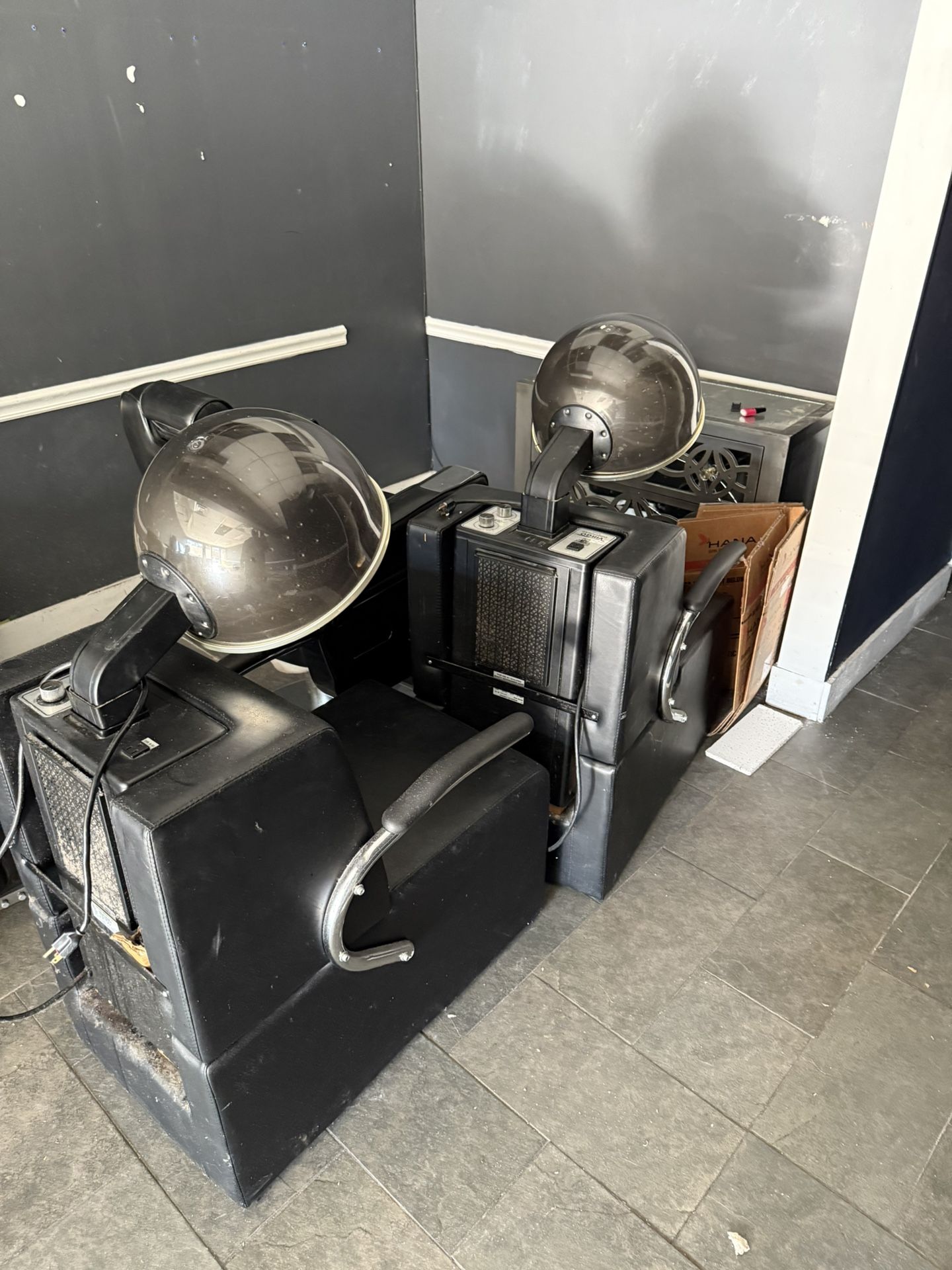 Salon Equipment 