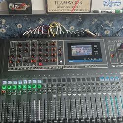 Soundcraft Si Impact 32 Channel Mixing Board/Interface