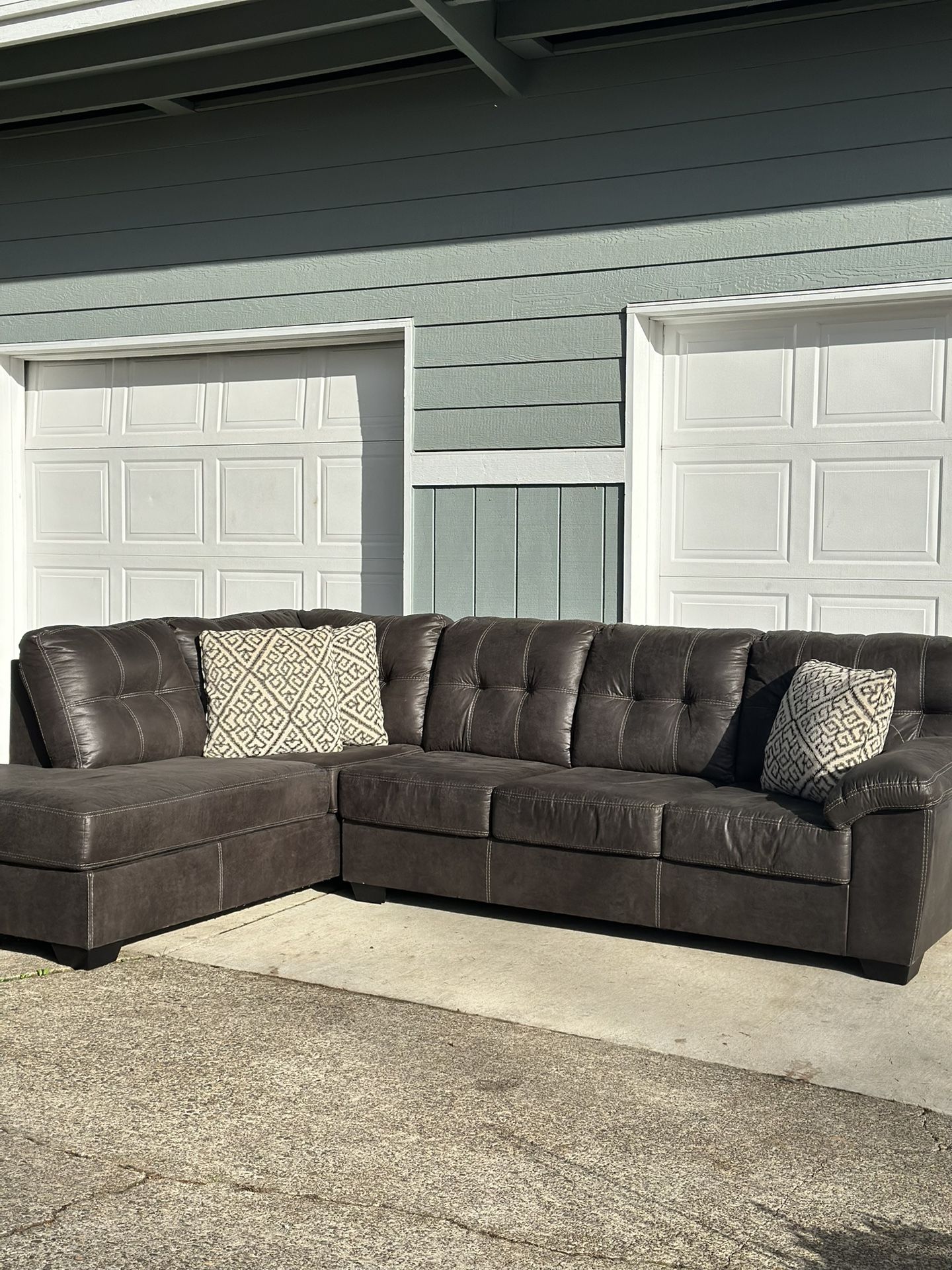 Free Local Delivery - 2 Piece Sectional