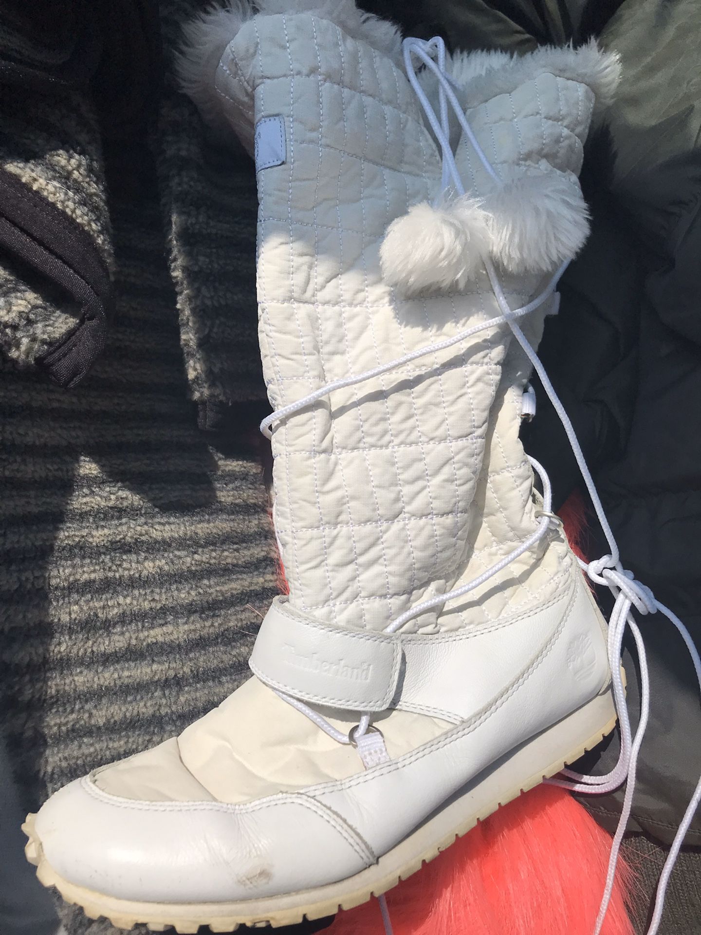 White timberland snow boots sz 9