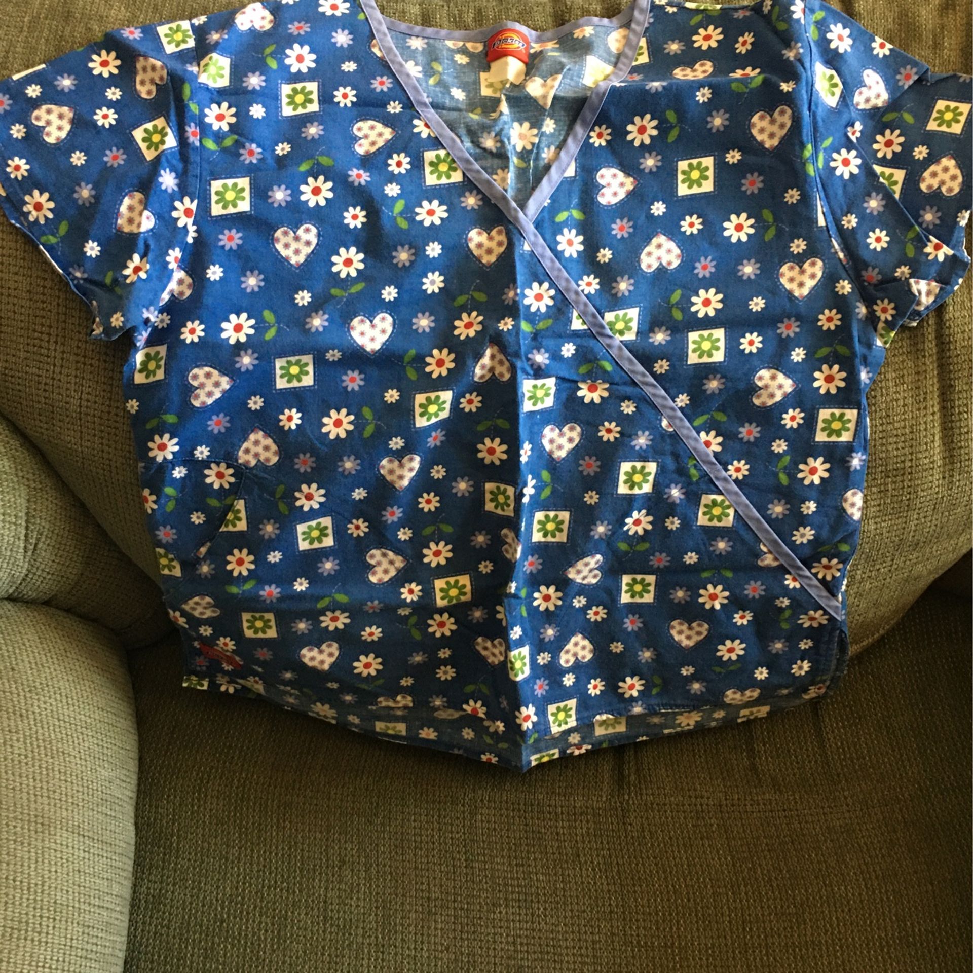 Scrub Top Floral