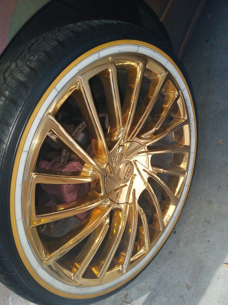 22"Gold Rims And Vogues