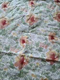 Beautiful round table cloth