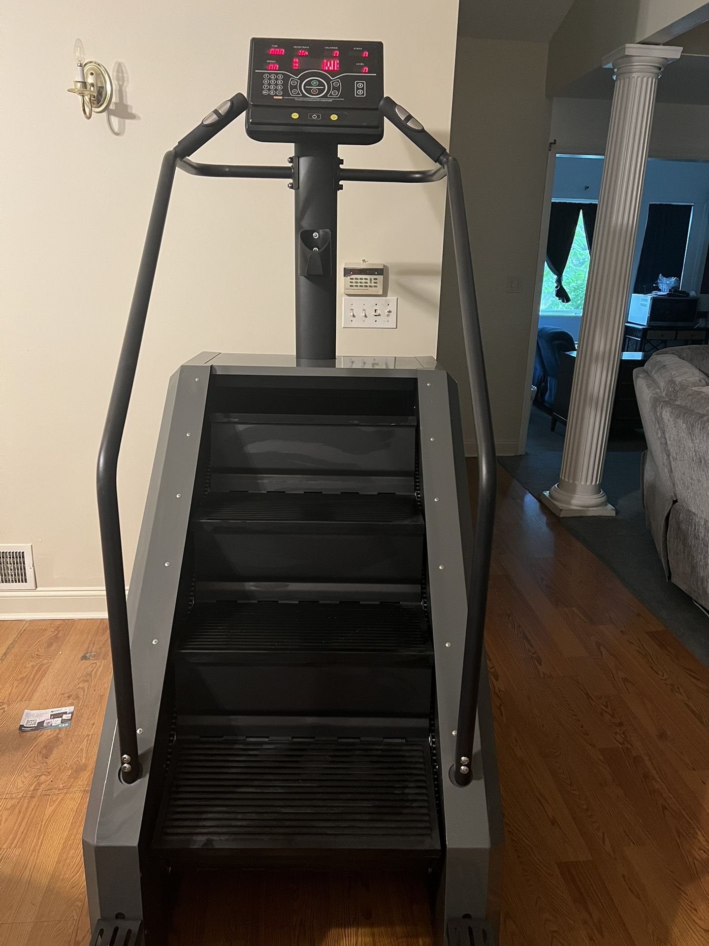 FITVIDS Stepper Stair Machine - Like New! (Only 10 Mins Use!)