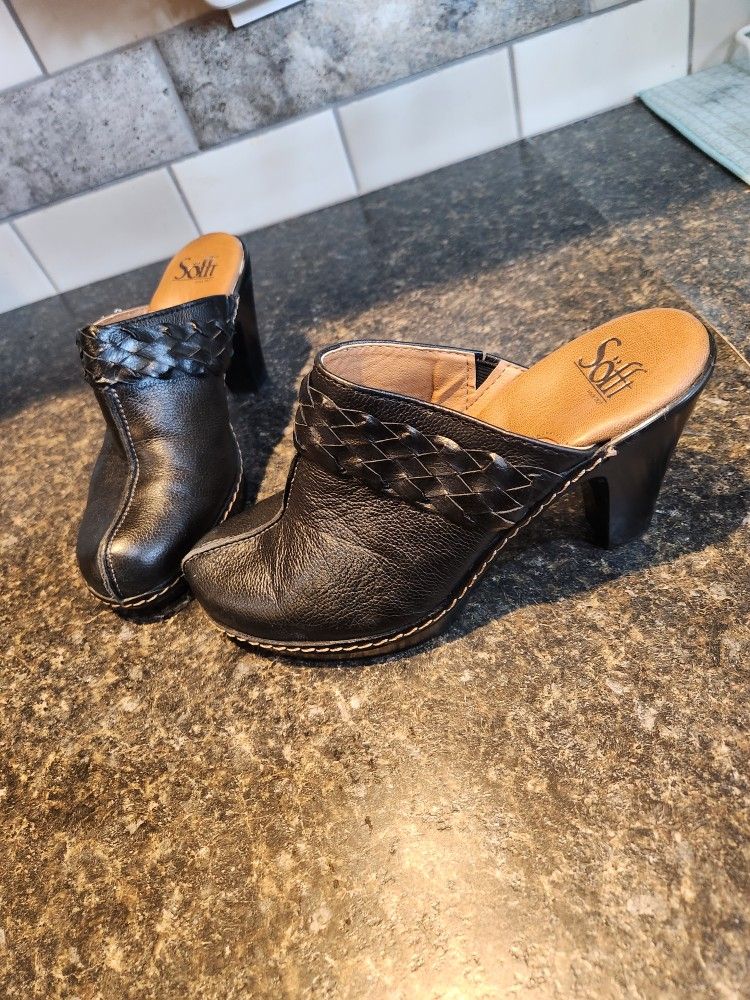 Black Leather Slide on Heel Size 6.5