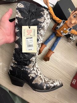 Women’s boots