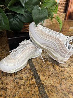 Ladies AirMax size 6