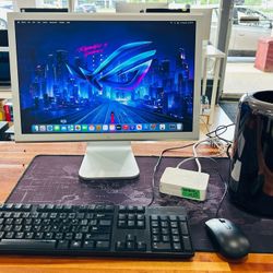 Apple Mac Pro 3.5Ghz 6-Core Xeon E5 32GB RAM 500GB SSD AMD D500 6GB Graphics