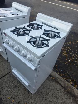 White 4-Burner Gas Range with Oven