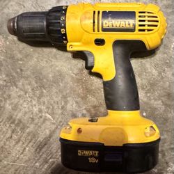 DeWalt 18 volt cordless drill model DC970 and battery
