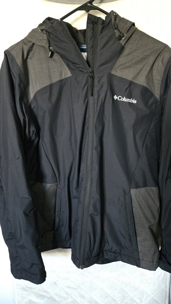 Women's Columbia Jacket Size Medium