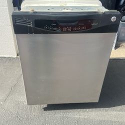 GE Quiet Power 3 Dishwasher Used Lightly