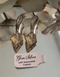 Golden shadow beautiful earrings 19mm