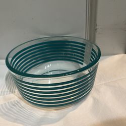 Vintage turquoise 1 quart Pyrex bowl