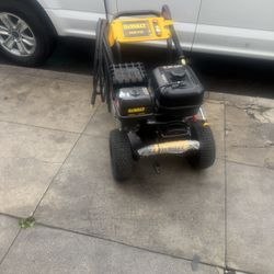 Pressure washer Dewalt 4400psi costumer return to Home Depot as is $620 firm