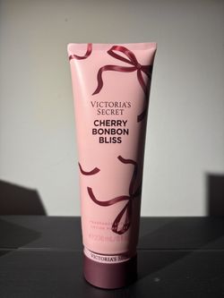 Victoria's Secret Candied Berry Wonderland Fragrance Body Lotion 8 fl oz New 
