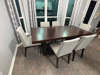 Dining table - New