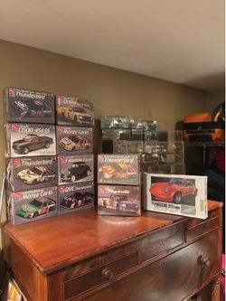 Vintage Model Cars - All unbuilt & most sealed
