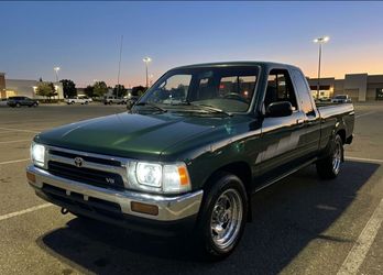 1986 To 1992 TOYOTA PICKUP TRUCK GLASS OEM STYLE LED HEADLIGHTS