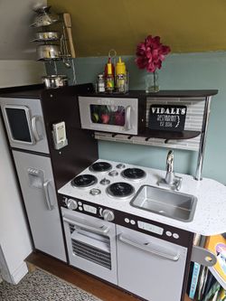 Play Kitchen With Accessories
