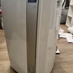 Delonghi Pinguino - Portable air conditioner - Hose Included!