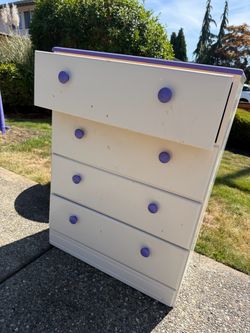 Used 4 drawer bedroom dresser