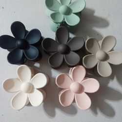 6PCS Matte Flower Hair Clips, Large Claw Clips for Women Thick Hair, Big Cute Dasiy Hair Clips, Non Slip Strong Hold for Women Thin Hair, Hair Accesso