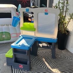 Step 2 Art Desk