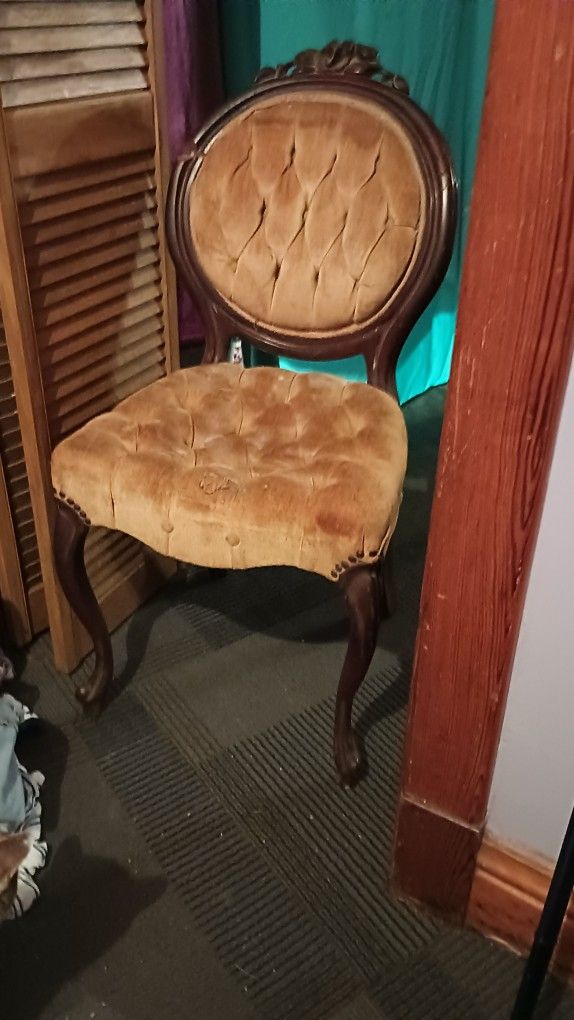 Antique Queen Anne Chair 