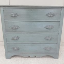 ANTIQUE DRESSER 