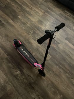 Razor E90 Scooter