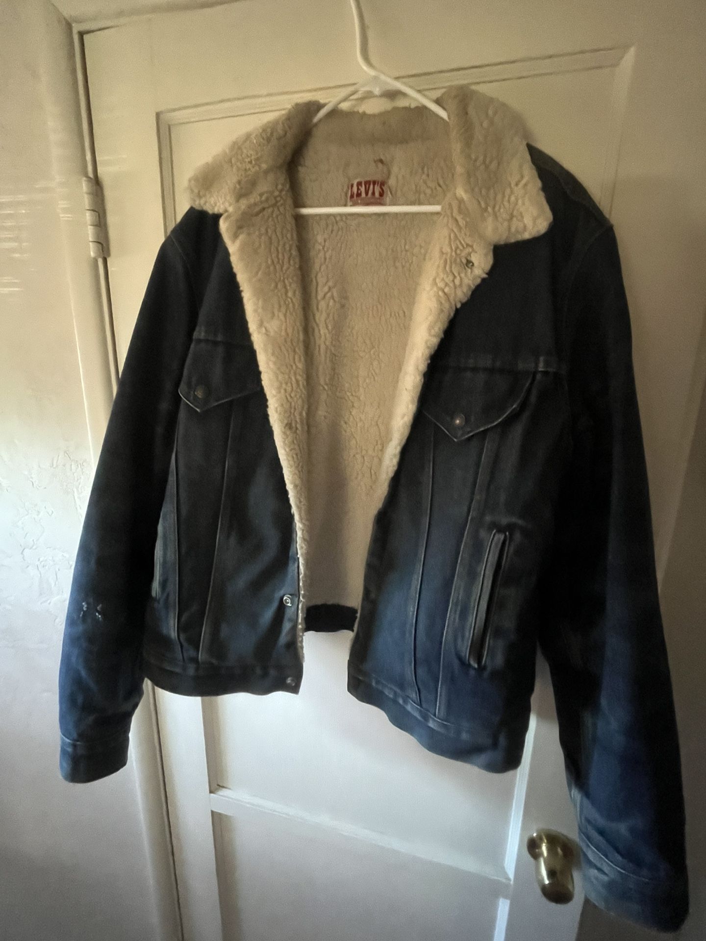 Large Levi’s Trucker Sherpa Lined Jacket