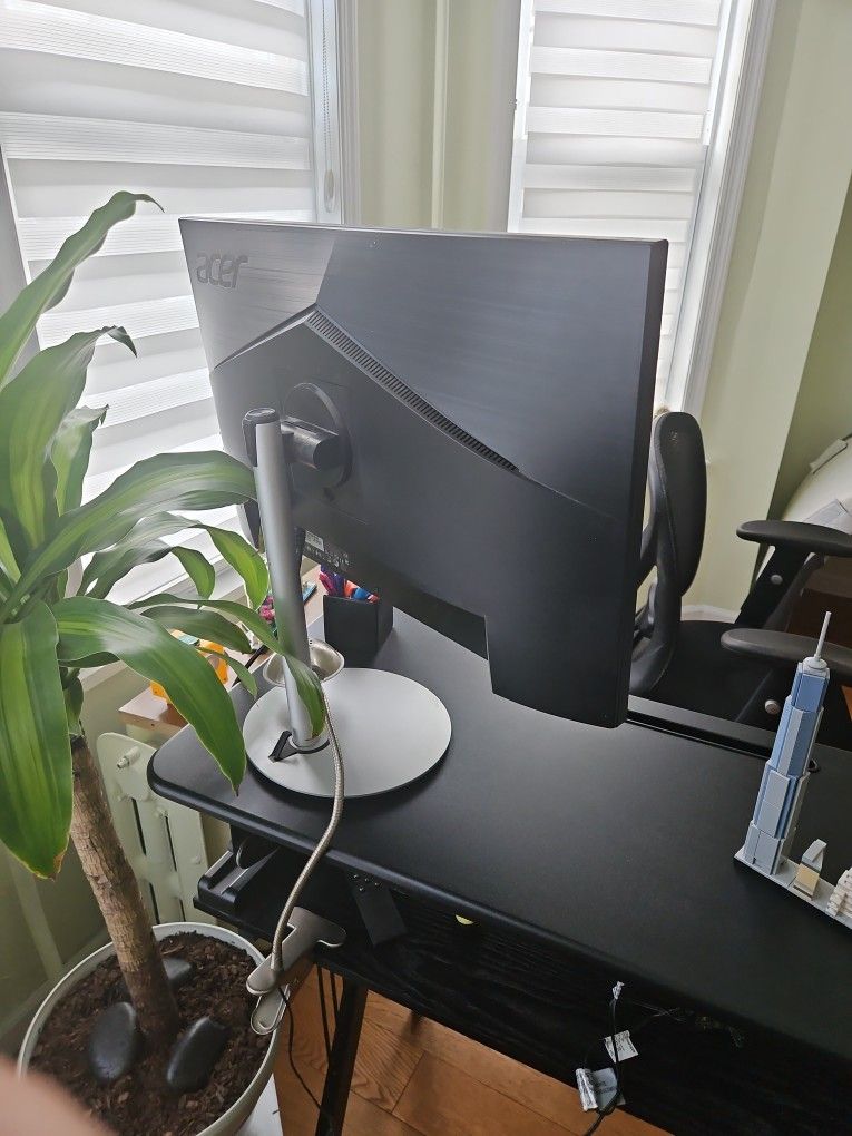 Acer 27 in business monitor Cb272u
