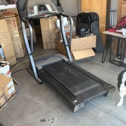 Treadmill(Read Description)