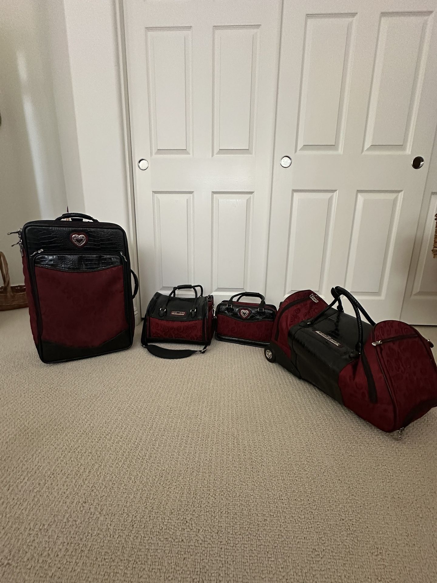 4 Piece Brighton Luggage With Accessories