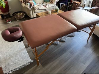 Earthlite Stronglite massage table