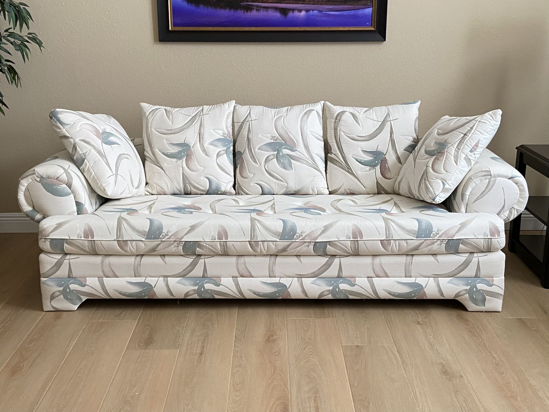 Vintage 90s Pastel Floral Couch & Loveseat Set – Great Condition