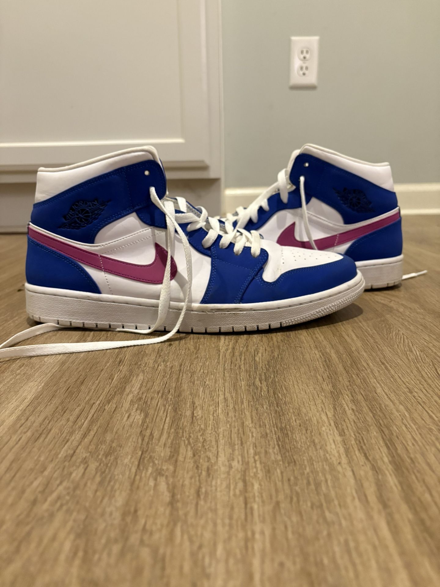 Jordan 1 Hyper/royal Violet