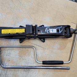 2007 - 2017 LEXUS LS460 EMERGENCY  JACK WITH LUG WRENCH TOOLS NO TIRE OR RIM 