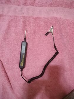 digital voltmeter