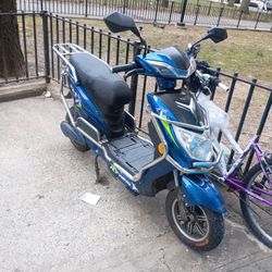 Fly Wing 8 Moped With Battery
