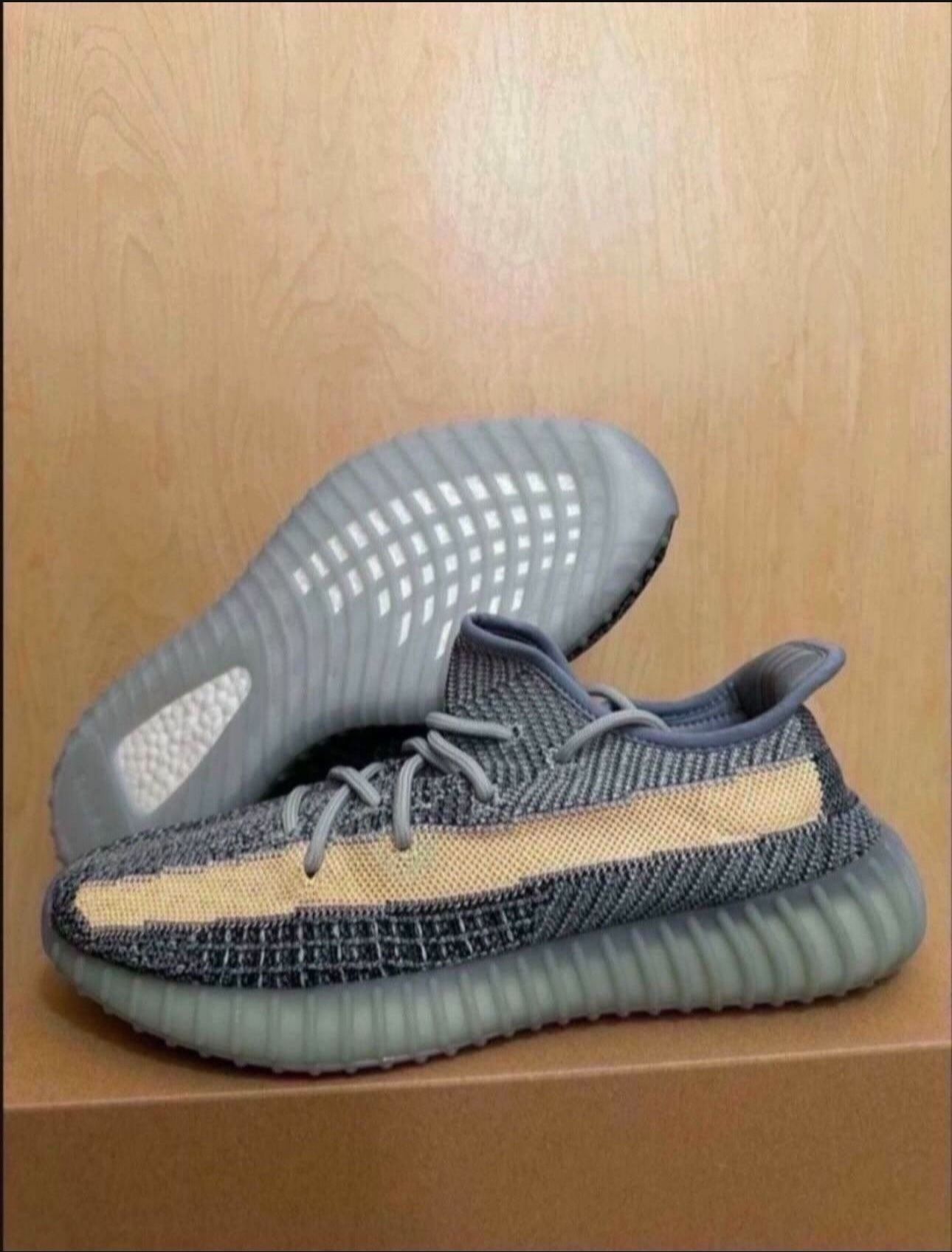 Adidas Yeezy Boost 350 V2 Ash Blue GY7657 Size 10 Brand New