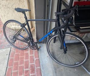 Giant Contend 3 Road Bike $400 FIRM