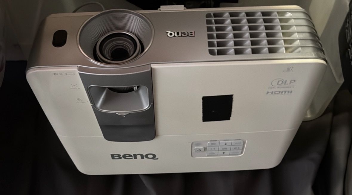 BenQ W1070