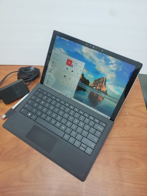Microsoft Surface Pro 6 Core M3 4GB Ram 128GB-SSD Home M1796 with Pen 🖊
5th Generation
