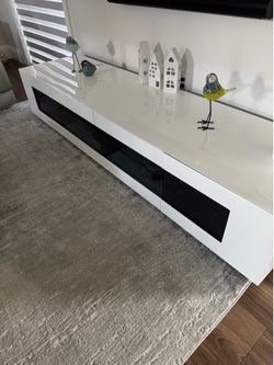 Tv Unit and Dinning Table