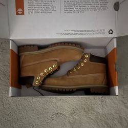 6 Inch Premium Boots Timberlands Size 5 (Best Offer You Got)